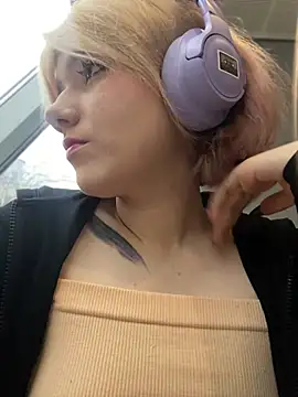 Snapshot of Baby__Naughty chatting on 01/29/25, 11:09 Baby Naughty online show from 01/29/25, 11:09