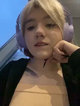 Snapshot of Baby__Naughty chatting on 01/29/25, 02:10 Baby Naughty online show from 01/29/25, 02:10