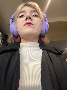 Snapshot of Baby__Naughty chatting on 02/10/25, 08:09 Baby Naughty online show from 02/10/25, 08:09