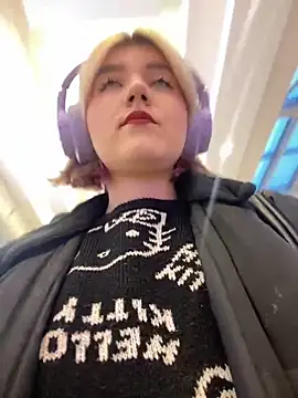 Snapshot of Baby__Naughty chatting on 02/11/25, 02:13 Baby Naughty online show from 02/11/25, 02:13