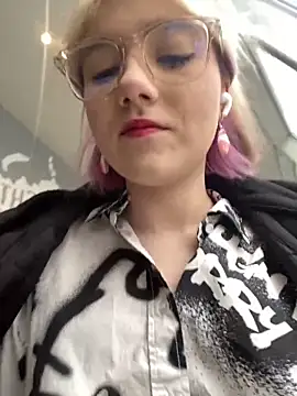 Snapshot of Baby__Naughty chatting on 02/12/25, 09:10 Baby Naughty online show from 02/12/25, 09:10