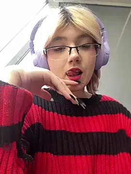 Snapshot of Baby__Naughty chatting on 02/17/25, 11:13 Baby Naughty online show from 02/17/25, 11:13