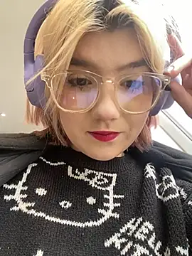 Snapshot of Baby__Naughty chatting on 02/18/25, 11:22 Baby Naughty online show from 02/18/25, 11:22