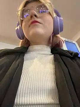 Snapshot of Baby__Naughty chatting on 02/20/25, 08:17 Baby Naughty online show from 02/20/25, 08:17