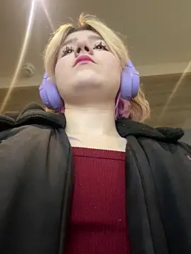 Snapshot of Baby__Naughty chatting on 03/04/25, 11:19 Baby Naughty online show from 03/04/25, 11:19