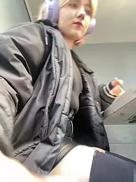 Snapshot of Baby__Naughty chatting on 03/09/25, 02:10 Baby Naughty online show from 03/09/25, 02:10