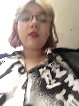 Snapshot of Baby__Naughty chatting on 03/10/25, 11:21 Baby Naughty online show from 03/10/25, 11:21