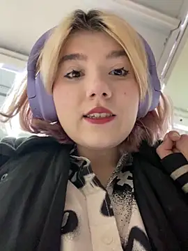 Snapshot of Baby__Naughty chatting on 03/22/25, 02:25 Baby Naughty online show from 03/22/25, 02:25