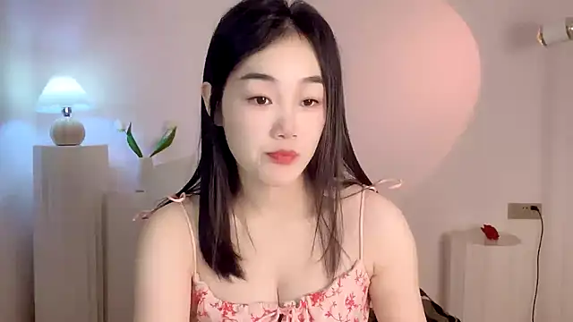 Snapshot of cloud8822 chatting on 12/18/24, 02:17 cloud8822 online show from 12/18/24, 02:17