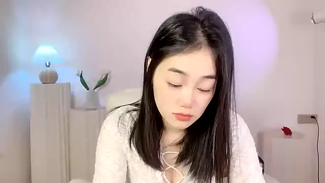 Snapshot of cloud8822 chatting on 12/22/24, 02:06 cloud8822 online show from 12/22/24, 02:06