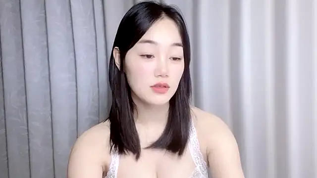 Snapshot of cloud8822 chatting on 09/15/25, 02:39 cloud8822 online show from 09/15/25, 02:39