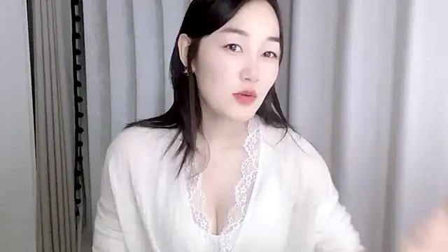 Snapshot of cloud8822 chatting on 09/27/25, 02:33 cloud8822 online show from 09/27/25, 02:33