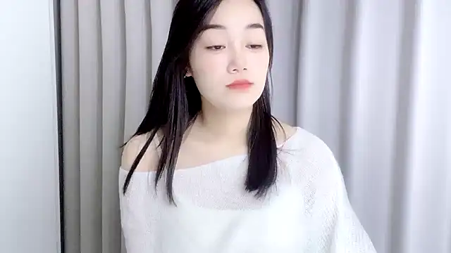 Snapshot of cloud8822 chatting on 11/18/25, 05:45 cloud8822 online show from 11/18/25, 05:45