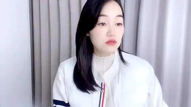 Snapshot of cloud8822 chatting on 11/22/25, 02:32 cloud8822 online show from 11/22/25, 02:32