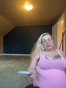 Snapshot of Lalalynn chatting on 04/27/26, 12:52 Lalalynn online show from 04/27/26, 12:52