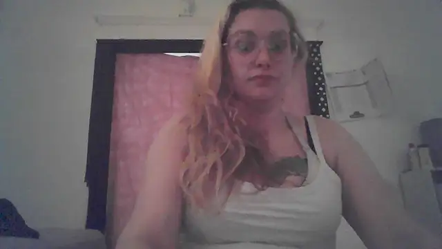 Snapshot of Lalalynn chatting on 04/29/26, 06:25 Lalalynn online show from 04/29/26, 06:25