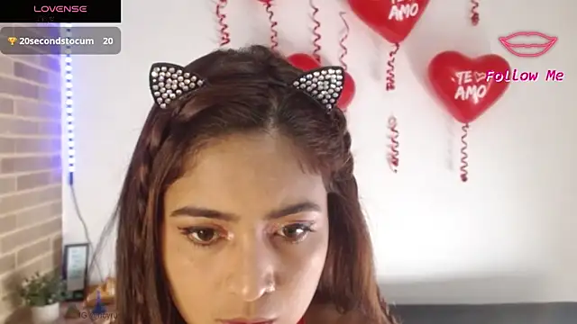 helenacyruss online show from 02/13/25, 05:01