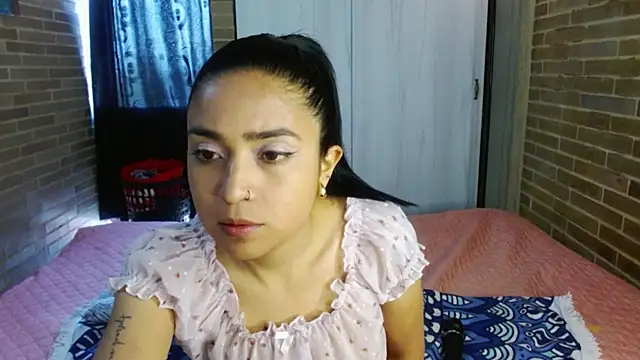 helenacyruss online show from 10/15/25, 05:35