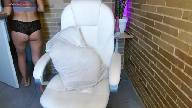 helenacyruss online show from 12/16/25, 02:22