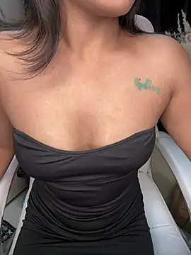 Snapshot of LeisyXO chatting on 01/02/25, 09:50 LeisyXO online show from 01/02/25, 09:50