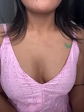 Snapshot of LeisyXO chatting on 01/12/25, 06:59 LeisyXO online show from 01/12/25, 06:59