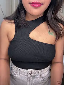 Snapshot of LeisyXO chatting on 01/31/25, 09:59 LeisyXO online show from 01/31/25, 09:59