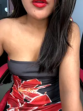 Snapshot of LeisyXO chatting on 10/10/25, 08:19 LeisyXO online show from 10/10/25, 08:19