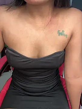 Snapshot of LeisyXO chatting on 10/30/25, 07:58 LeisyXO online show from 10/30/25, 07:58