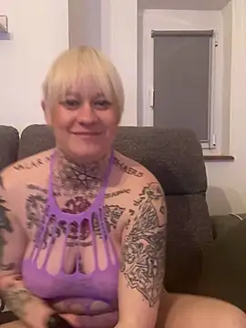 poussichienne online show from 03/03/25, 07:39