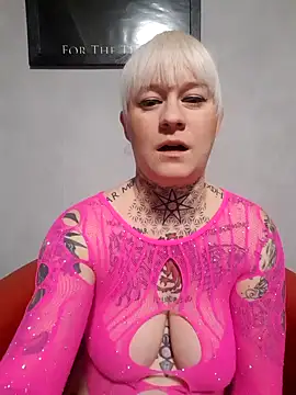 poussichienne online show from 11/07/25, 04:51