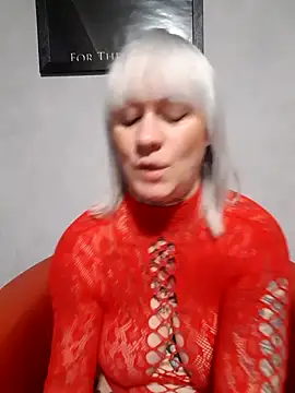 poussichienne online show from 12/14/25, 04:34