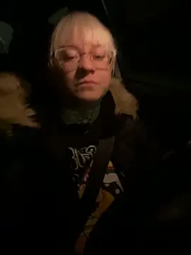 poussichienne online show from 02/17/26, 04:20