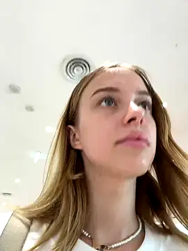 Snapshot of enjoy_my_beauty chatting on 12/02/24, 05:04 enjoy my beauty online show from 12/02/24, 05:04