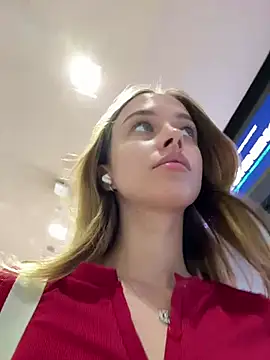 Snapshot of enjoy_my_beauty chatting on 01/17/25, 04:39 enjoy my beauty online show from 01/17/25, 04:39