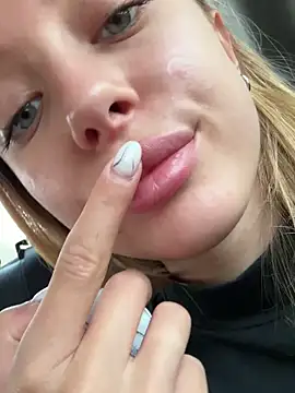 Snapshot of enjoy_my_beauty chatting on 02/03/25, 04:46 enjoy my beauty online show from 02/03/25, 04:46