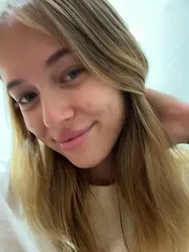 Snapshot of enjoy_my_beauty chatting on 02/09/25, 04:36 enjoy my beauty online show from 02/09/25, 04:36