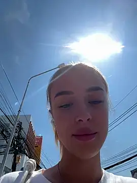 Snapshot of enjoy_my_beauty chatting on 02/12/25, 04:33 enjoy my beauty online show from 02/12/25, 04:33