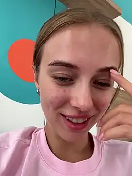 Snapshot of enjoy_my_beauty chatting on 02/23/25, 04:39 enjoy my beauty online show from 02/23/25, 04:39