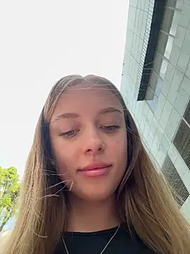 Snapshot of enjoy_my_beauty chatting on 03/23/25, 04:16 enjoy my beauty online show from 03/23/25, 04:16