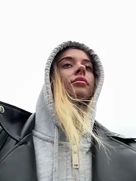 Snapshot of enjoy_my_beauty chatting on 10/22/25, 07:08 enjoy my beauty online show from 10/22/25, 07:08