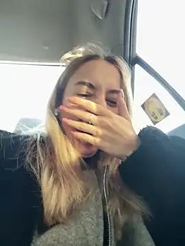 Snapshot of enjoy_my_beauty chatting on 12/20/25, 06:53 enjoy my beauty online show from 12/20/25, 06:53