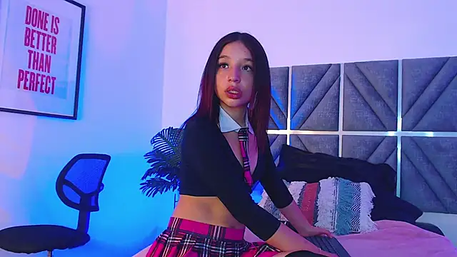 Snapshot of Laura_Dicardy chatting on 11/19/25, 07:25 Laura Dicardy online show from 11/19/25, 07:25