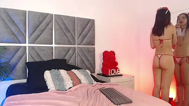 Snapshot of Laura_Dicardy chatting on 11/21/25, 08:18 Laura Dicardy online show from 11/21/25, 08:18