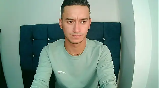 Snapshot of Kevin_Torres chatting on 01/14/25, 07:21 Kevin Torres online show from 01/14/25, 07:21