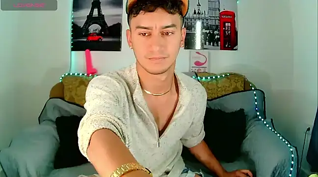 Snapshot of Kevin_Torres chatting on 01/16/25, 07:52 Kevin Torres online show from 01/16/25, 07:52