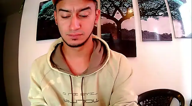 Snapshot of Kevin_Torres chatting on 02/24/25, 03:20 Kevin Torres online show from 02/24/25, 03:20