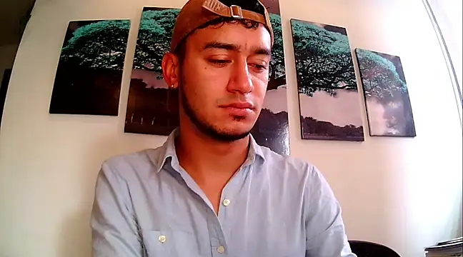 Snapshot of Kevin_Torres chatting on 02/25/25, 01:50 Kevin Torres online show from 02/25/25, 01:50