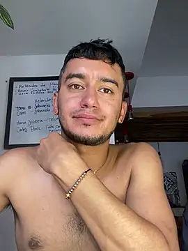 Snapshot of Kevin_Torres chatting on 03/03/25, 07:49 Kevin Torres online show from 03/03/25, 07:49