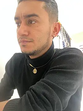 Snapshot of Kevin_Torres chatting on 03/04/25, 05:56 Kevin Torres online show from 03/04/25, 05:56