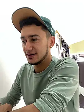 Snapshot of Kevin_Torres chatting on 03/07/25, 05:49 Kevin Torres online show from 03/07/25, 05:49